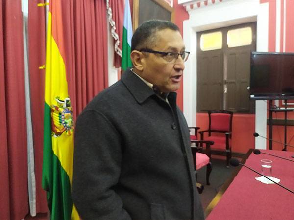 Oscar Montes Gobernador Salón Rojo
