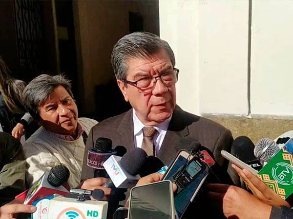 Rector Eduardo Cortes