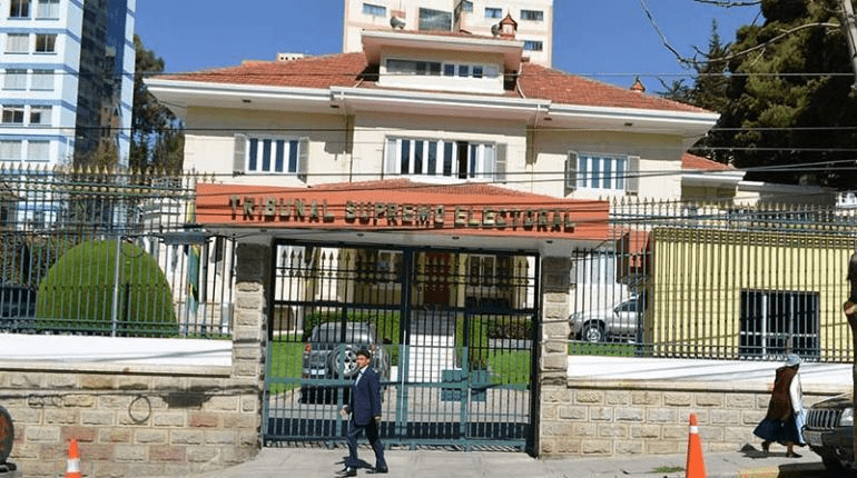 Frontis del Tribunal Supremo Electoral en la ciudad de La Paz.