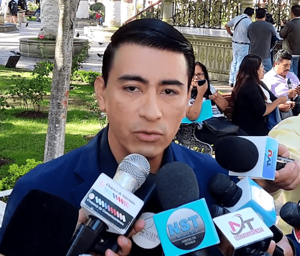 Francisco Solares, Economista