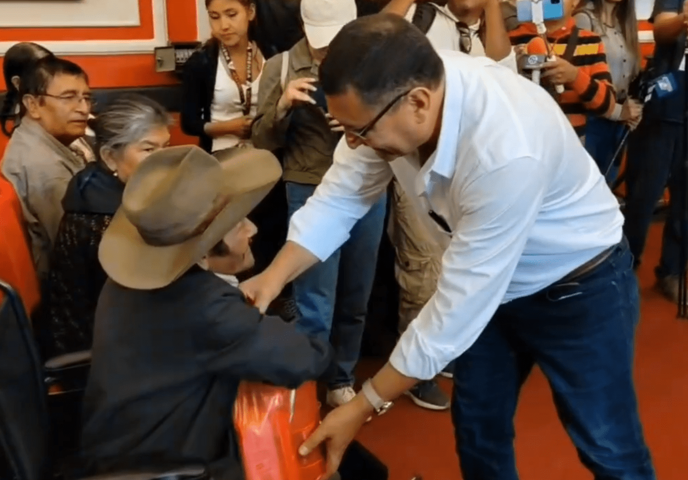 Entrega Canasta Alimentaria Oscar Montes