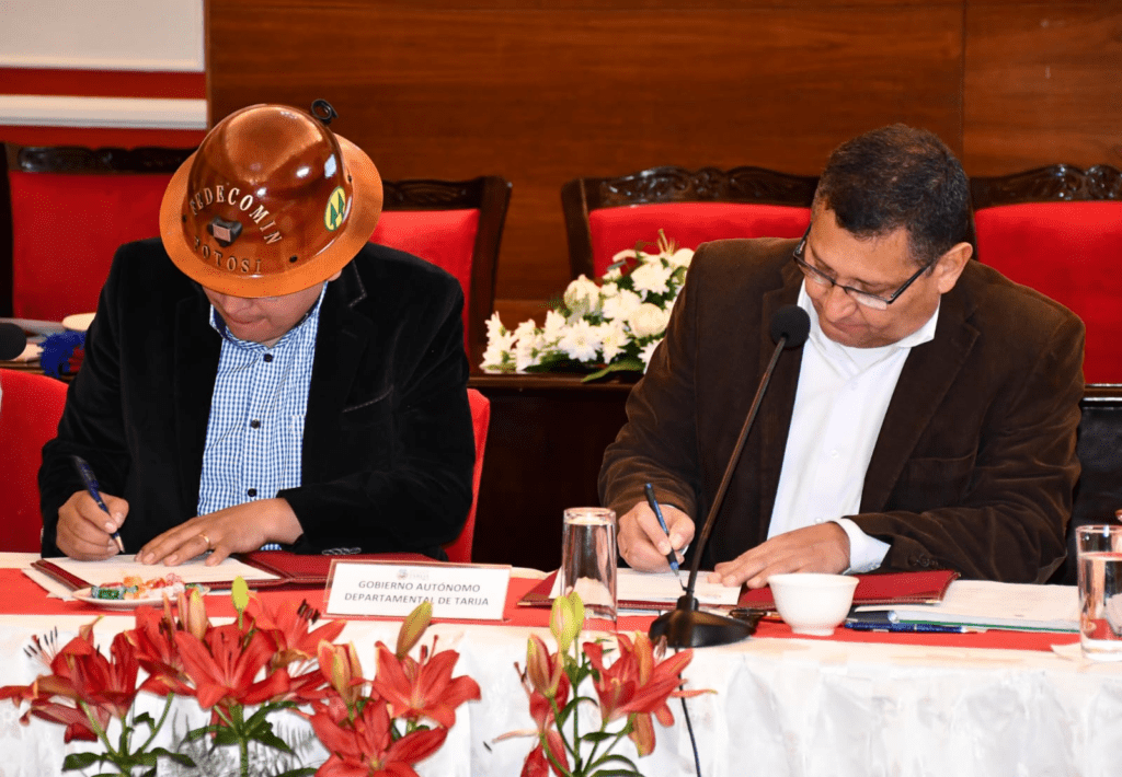 Firma Gobernadores Potosí y Tarija