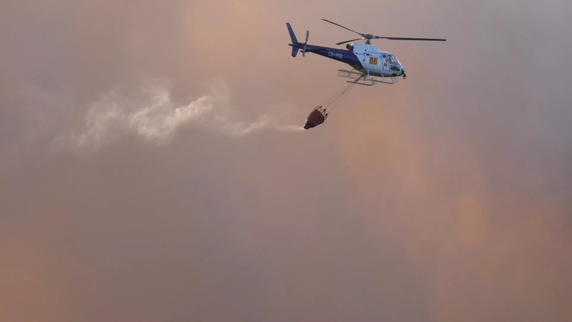 Helicóptero contra incendios