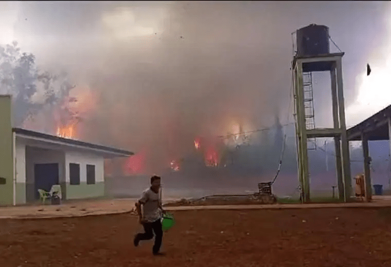 Pando se sigue quemando